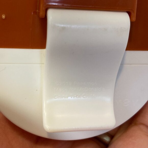 2019 POKEMON McDonalds Pokeball Disc Launcher 17 Happy Meal Toys 7 Disks - Picture 4 of 9